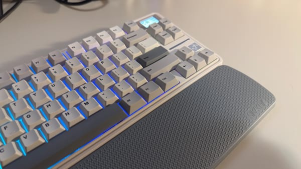 Sikakeyb Castle HM80 keyboard review: 80's revisited